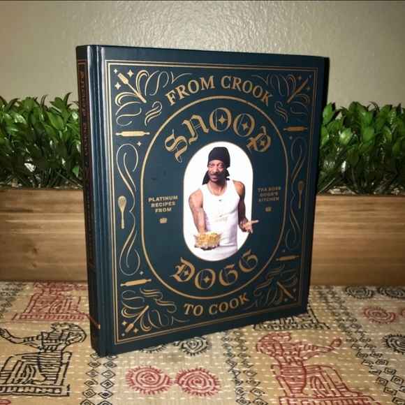 Snoop Dogg Cookbook Hardcover NEW - Picture 1 of 4